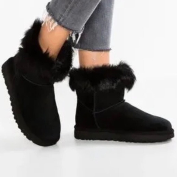 UGG BOOTS - Picture 1 of 11